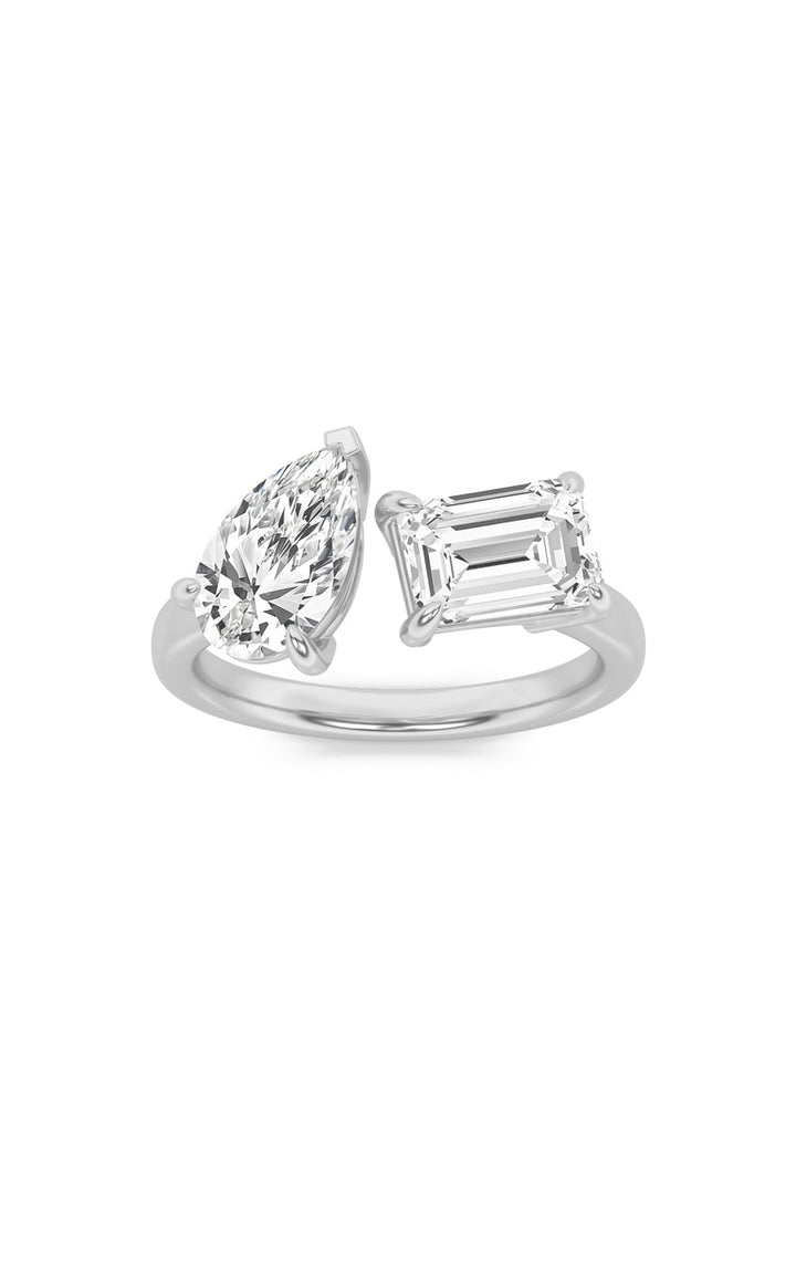 3Cttw Emerald Shaped Lab Grown Diamond (F/VS) Toiet Moi Fashiion Ring in 14K Gold