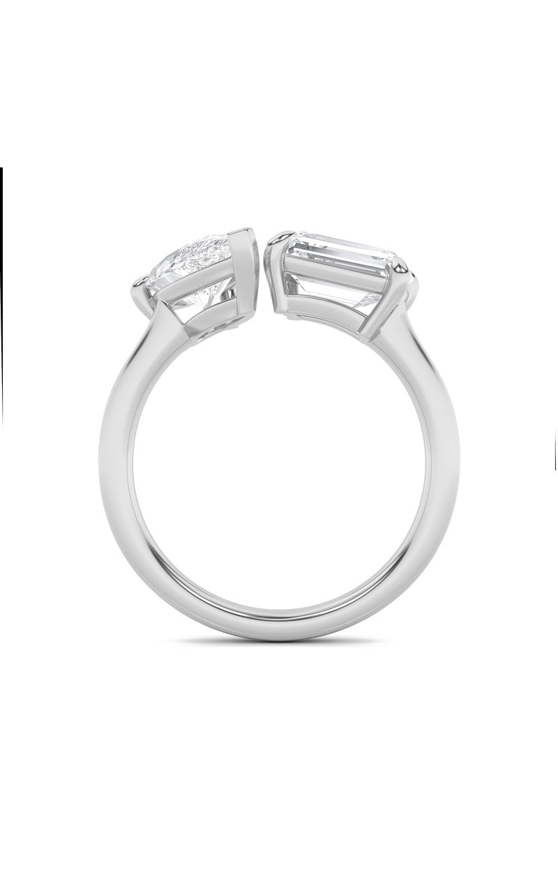 3Cttw Emerald Shaped Lab Grown Diamond (F/VS) Toiet Moi Fashiion Ring in 14K Gold