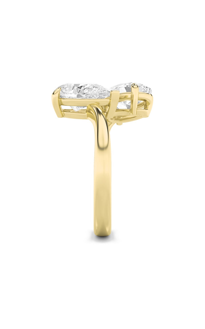 3Cttw Oval Shaped Lab Grown Diamond (F/VS) Toi etMoi Fashiion Ring in 14K Gold