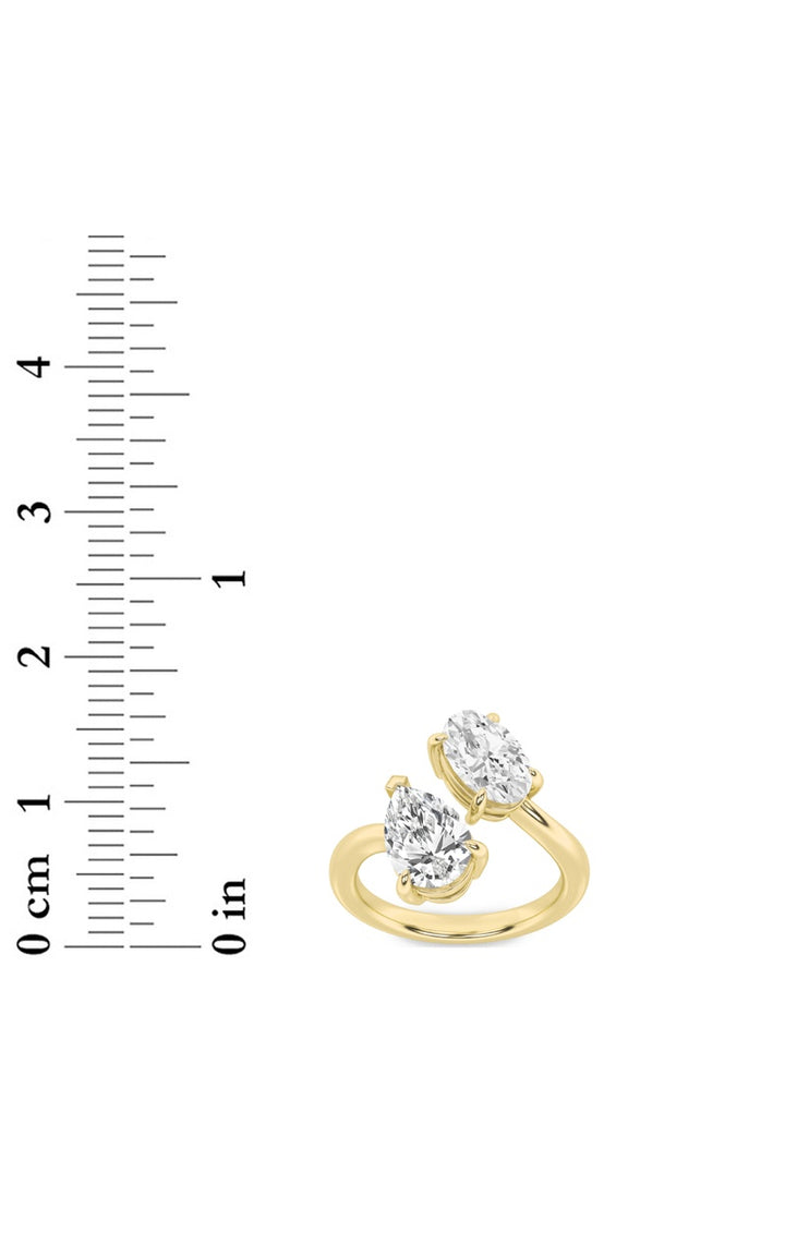 3Cttw Oval Shaped Lab Grown Diamond (F/VS) Toi etMoi Fashiion Ring in 14K Gold